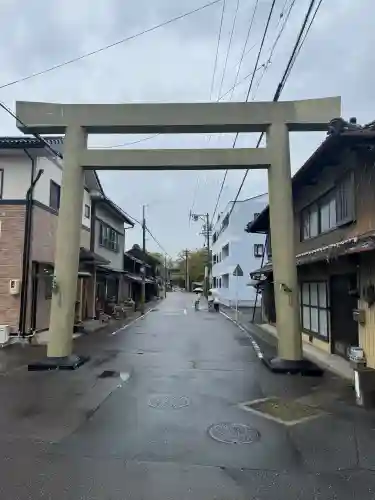 若宮神明社の{uncategorized: "未分類", other: "その他", undefined: "問題あり", building: "その他建物", grave: "お墓", sacred_gate: "鳥居", guardian: "狛犬", statue: "像", buddha: "仏像", history: "歴史", nature: "自然", garden: "庭園", animal: "動物", pagoda: "塔", temizu: "手水舎", mountain_gate: "山門・神門", sanctuary: "本殿・本堂", subordinate: "末社・摂社", art: "芸術", scenery: "景色", jizo: "地蔵", ema: "絵馬", goshuin: "御朱印", omikuji: "おみくじ", items: "授与品その他", amulet: "お守り", goshuincho: "御朱印帳", eats: "食事", festival: "お祭り", votive_dance: "神楽", shichigosan: "七五三参", wedding: "結婚式", experience: "体験その他", initially: "初詣", around: "周辺", anti_infection: "感染症対策"}