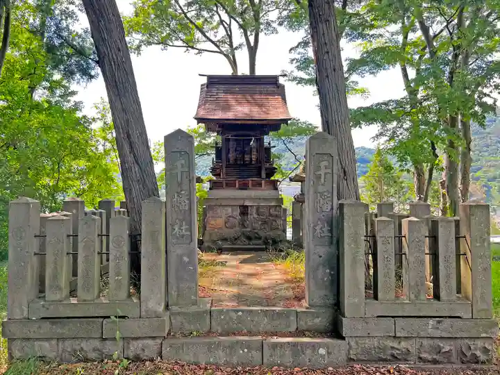 健御名方富命彦神別神社の末社・摂社