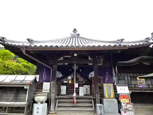 出釋迦寺の本殿・本堂