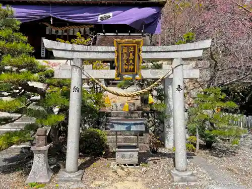 竹生島神社（都久夫須麻神社）の末社