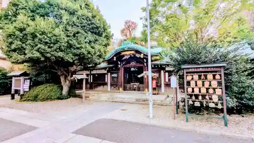 白金氷川神社の本殿・本堂