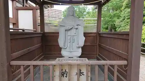 十二神社の像