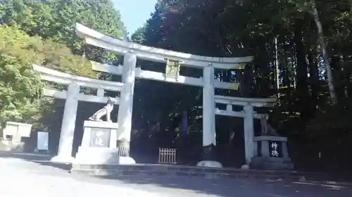 三峯神社の鳥居