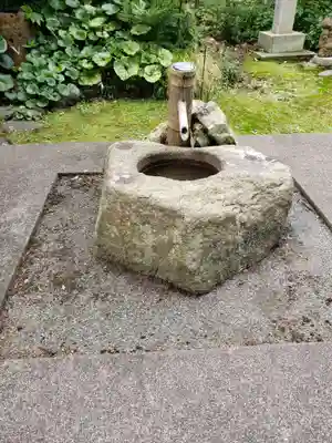 清水八幡神社の手水舎