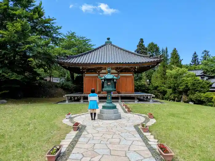 青龍寺(昭和大仏)の本殿