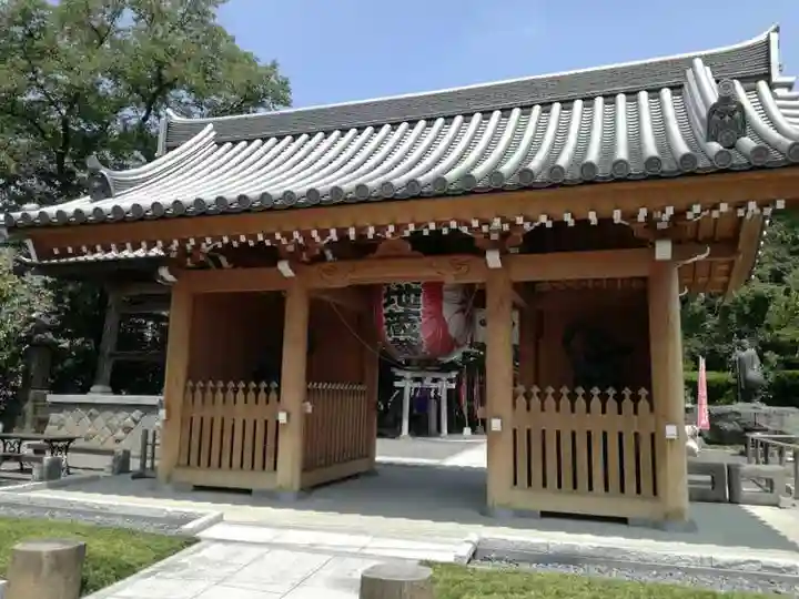 日限地蔵尊 観音院の山門・神門