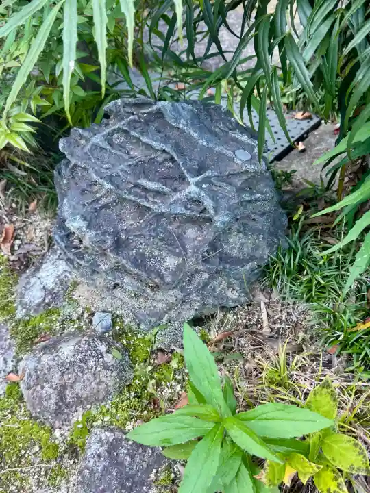 葛城一言主神社の{uncategorized: "未分類", other: "その他", undefined: "問題あり", building: "その他建物", grave: "お墓", sacred_gate: "鳥居", guardian: "狛犬", statue: "像", buddha: "仏像", history: "歴史", nature: "自然", garden: "庭園", animal: "動物", pagoda: "塔", temizu: "手水舎", mountain_gate: "山門・神門", sanctuary: "本殿・本堂", subordinate: "末社・摂社", art: "芸術", scenery: "景色", jizo: "地蔵", ema: "絵馬", goshuin: "御朱印", omikuji: "おみくじ", items: "授与品その他", amulet: "お守り", goshuincho: "御朱印帳", eats: "食事", festival: "お祭り", votive_dance: "神楽", shichigosan: "七五三参", wedding: "結婚式", experience: "体験その他", initially: "初詣", around: "周辺", anti_infection: "感染症対策"}