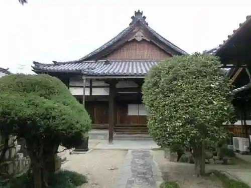 法徳寺の本殿・本堂