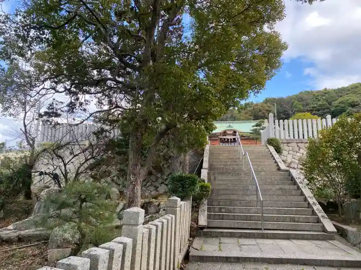 富島八幡神社の{uncategorized: "未分類", other: "その他", undefined: "問題あり", building: "その他建物", grave: "お墓", sacred_gate: "鳥居", guardian: "狛犬", statue: "像", buddha: "仏像", history: "歴史", nature: "自然", garden: "庭園", animal: "動物", pagoda: "塔", temizu: "手水舎", mountain_gate: "山門・神門", sanctuary: "本殿・本堂", subordinate: "末社・摂社", art: "芸術", scenery: "景色", jizo: "地蔵", ema: "絵馬", goshuin: "御朱印", omikuji: "おみくじ", items: "授与品その他", amulet: "お守り", goshuincho: "御朱印帳", eats: "食事", festival: "お祭り", votive_dance: "神楽", shichigosan: "七五三参", wedding: "結婚式", experience: "体験その他", initially: "初詣", around: "周辺", anti_infection: "感染症対策"}