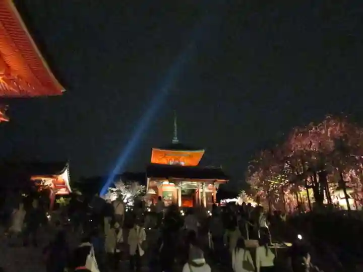清水寺の山門・神門