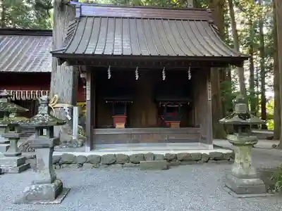 北口本宮冨士浅間神社の末社・摂社