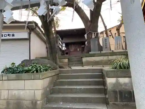 女塚神社の末社・摂社