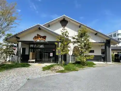 長純寺の{uncategorized: "未分類", other: "その他", undefined: "問題あり", building: "その他建物", grave: "お墓", sacred_gate: "鳥居", guardian: "狛犬", statue: "像", buddha: "仏像", history: "歴史", nature: "自然", garden: "庭園", animal: "動物", pagoda: "塔", temizu: "手水舎", mountain_gate: "山門・神門", sanctuary: "本殿・本堂", subordinate: "末社・摂社", art: "芸術", scenery: "景色", jizo: "地蔵", ema: "絵馬", goshuin: "御朱印", omikuji: "おみくじ", items: "授与品その他", amulet: "お守り", goshuincho: "御朱印帳", eats: "食事", festival: "お祭り", votive_dance: "神楽", shichigosan: "七五三参", wedding: "結婚式", experience: "体験その他", initially: "初詣", around: "周辺", anti_infection: "感染症対策"}