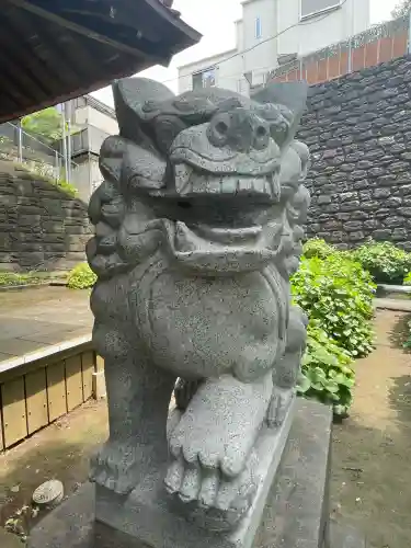 白滝不動尊の狛犬