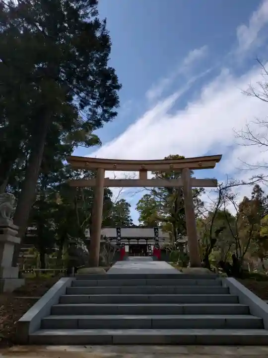 伊太祁曽神社の{uncategorized: "未分類", other: "その他", undefined: "問題あり", building: "その他建物", grave: "お墓", sacred_gate: "鳥居", guardian: "狛犬", statue: "像", buddha: "仏像", history: "歴史", nature: "自然", garden: "庭園", animal: "動物", pagoda: "塔", temizu: "手水舎", mountain_gate: "山門・神門", sanctuary: "本殿・本堂", subordinate: "末社・摂社", art: "芸術", scenery: "景色", jizo: "地蔵", ema: "絵馬", goshuin: "御朱印", omikuji: "おみくじ", items: "授与品その他", amulet: "お守り", goshuincho: "御朱印帳", eats: "食事", festival: "お祭り", votive_dance: "神楽", shichigosan: "七五三参", wedding: "結婚式", experience: "体験その他", initially: "初詣", around: "周辺", anti_infection: "感染症対策"}