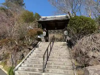 覚園寺の{uncategorized: "未分類", other: "その他", undefined: "問題あり", building: "その他建物", grave: "お墓", sacred_gate: "鳥居", guardian: "狛犬", statue: "像", buddha: "仏像", history: "歴史", nature: "自然", garden: "庭園", animal: "動物", pagoda: "塔", temizu: "手水舎", mountain_gate: "山門・神門", sanctuary: "本殿・本堂", subordinate: "末社・摂社", art: "芸術", scenery: "景色", jizo: "地蔵", ema: "絵馬", goshuin: "御朱印", omikuji: "おみくじ", items: "授与品その他", amulet: "お守り", goshuincho: "御朱印帳", eats: "食事", festival: "お祭り", votive_dance: "神楽", shichigosan: "七五三参", wedding: "結婚式", experience: "体験その他", initially: "初詣", around: "周辺", anti_infection: "感染症対策"}