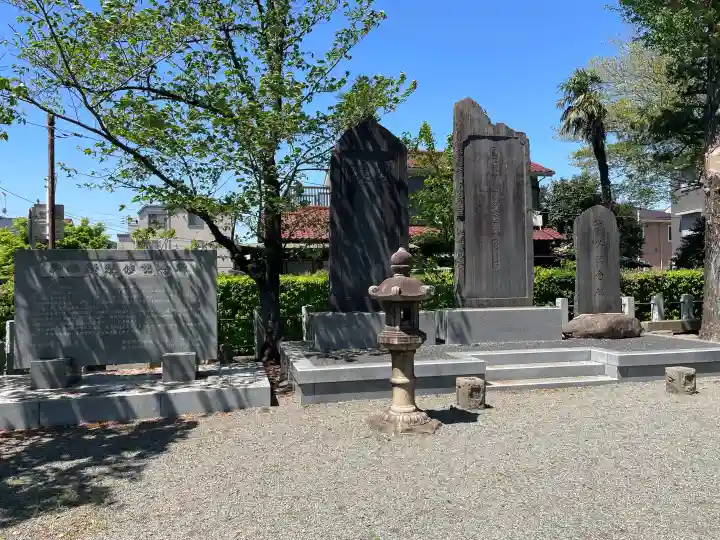 稲荷社の{uncategorized: "未分類", other: "その他", undefined: "問題あり", building: "その他建物", grave: "お墓", sacred_gate: "鳥居", guardian: "狛犬", statue: "像", buddha: "仏像", history: "歴史", nature: "自然", garden: "庭園", animal: "動物", pagoda: "塔", temizu: "手水舎", mountain_gate: "山門・神門", sanctuary: "本殿・本堂", subordinate: "末社・摂社", art: "芸術", scenery: "景色", jizo: "地蔵", ema: "絵馬", goshuin: "御朱印", omikuji: "おみくじ", items: "授与品その他", amulet: "お守り", goshuincho: "御朱印帳", eats: "食事", festival: "お祭り", votive_dance: "神楽", shichigosan: "七五三参", wedding: "結婚式", experience: "体験その他", initially: "初詣", around: "周辺", anti_infection: "感染症対策"}