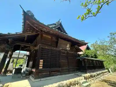 八幡若宮八幡神社 の{uncategorized: "未分類", other: "その他", undefined: "問題あり", building: "その他建物", grave: "お墓", sacred_gate: "鳥居", guardian: "狛犬", statue: "像", buddha: "仏像", history: "歴史", nature: "自然", garden: "庭園", animal: "動物", pagoda: "塔", temizu: "手水舎", mountain_gate: "山門・神門", sanctuary: "本殿・本堂", subordinate: "末社・摂社", art: "芸術", scenery: "景色", jizo: "地蔵", ema: "絵馬", goshuin: "御朱印", omikuji: "おみくじ", items: "授与品その他", amulet: "お守り", goshuincho: "御朱印帳", eats: "食事", festival: "お祭り", votive_dance: "神楽", shichigosan: "七五三参", wedding: "結婚式", experience: "体験その他", initially: "初詣", around: "周辺", anti_infection: "感染症対策"}