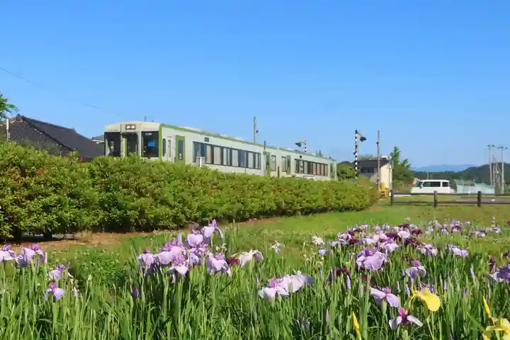 大鏑矢神社の庭園