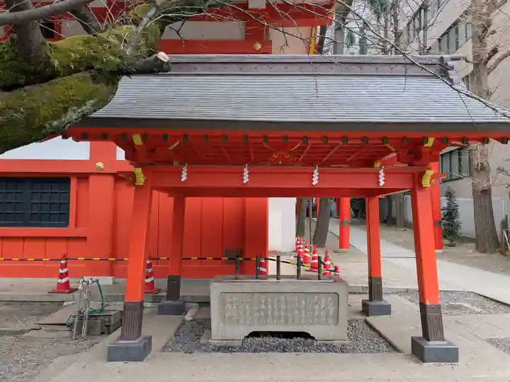 花園神社の手水舎