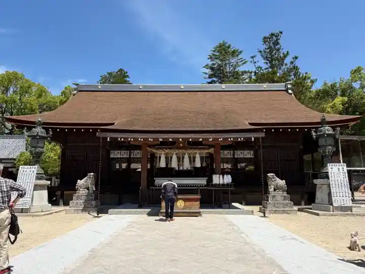 伊弉諾神宮の{uncategorized: "未分類", other: "その他", undefined: "問題あり", building: "その他建物", grave: "お墓", sacred_gate: "鳥居", guardian: "狛犬", statue: "像", buddha: "仏像", history: "歴史", nature: "自然", garden: "庭園", animal: "動物", pagoda: "塔", temizu: "手水舎", mountain_gate: "山門・神門", sanctuary: "本殿・本堂", subordinate: "末社・摂社", art: "芸術", scenery: "景色", jizo: "地蔵", ema: "絵馬", goshuin: "御朱印", omikuji: "おみくじ", items: "授与品その他", amulet: "お守り", goshuincho: "御朱印帳", eats: "食事", festival: "お祭り", votive_dance: "神楽", shichigosan: "七五三参", wedding: "結婚式", experience: "体験その他", initially: "初詣", around: "周辺", anti_infection: "感染症対策"}