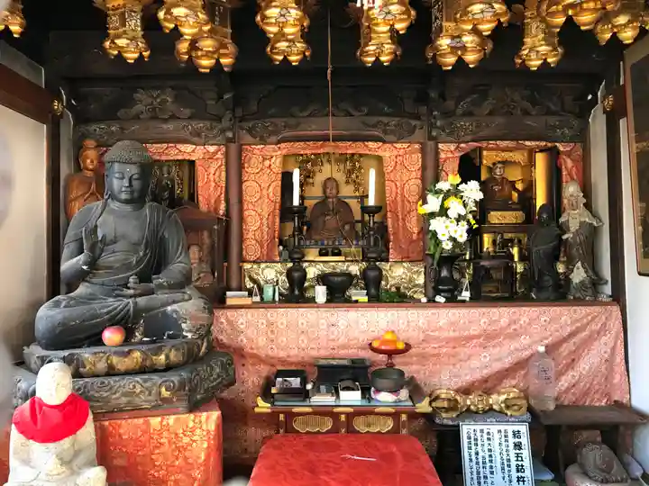 閼伽井坊の仏像