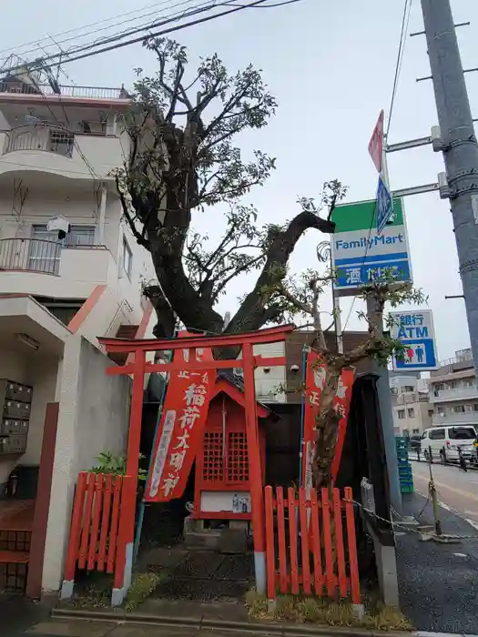 稲荷社の鳥居