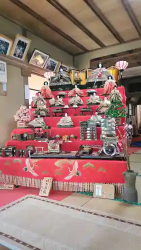 五所駒瀧神社の{uncategorized: "未分類", other: "その他", undefined: "問題あり", building: "その他建物", grave: "お墓", sacred_gate: "鳥居", guardian: "狛犬", statue: "像", buddha: "仏像", history: "歴史", nature: "自然", garden: "庭園", animal: "動物", pagoda: "塔", temizu: "手水舎", mountain_gate: "山門・神門", sanctuary: "本殿・本堂", subordinate: "末社・摂社", art: "芸術", scenery: "景色", jizo: "地蔵", ema: "絵馬", goshuin: "御朱印", omikuji: "おみくじ", items: "授与品その他", amulet: "お守り", goshuincho: "御朱印帳", eats: "食事", festival: "お祭り", votive_dance: "神楽", shichigosan: "七五三参", wedding: "結婚式", experience: "体験その他", initially: "初詣", around: "周辺", anti_infection: "感染症対策"}