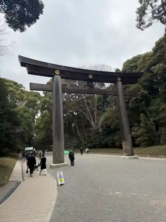 明治神宮の{uncategorized: "未分類", other: "その他", undefined: "問題あり", building: "その他建物", grave: "お墓", sacred_gate: "鳥居", guardian: "狛犬", statue: "像", buddha: "仏像", history: "歴史", nature: "自然", garden: "庭園", animal: "動物", pagoda: "塔", temizu: "手水舎", mountain_gate: "山門・神門", sanctuary: "本殿・本堂", subordinate: "末社・摂社", art: "芸術", scenery: "景色", jizo: "地蔵", ema: "絵馬", goshuin: "御朱印", omikuji: "おみくじ", items: "授与品その他", amulet: "お守り", goshuincho: "御朱印帳", eats: "食事", festival: "お祭り", votive_dance: "神楽", shichigosan: "七五三参", wedding: "結婚式", experience: "体験その他", initially: "初詣", around: "周辺", anti_infection: "感染症対策"}