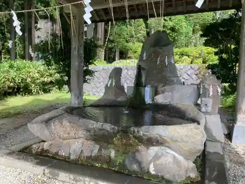 八海山尊神社の手水舎