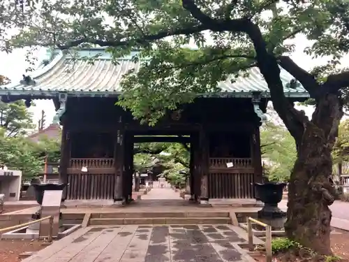 祐天寺の山門