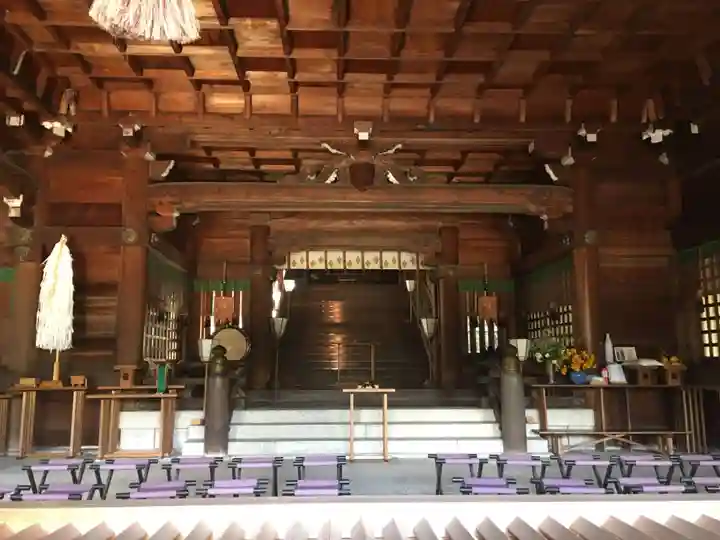 竈山神社の本殿・本堂