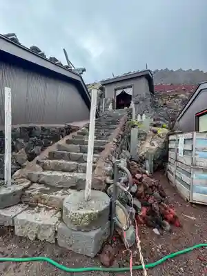 烏帽子岩神社(山梨県)