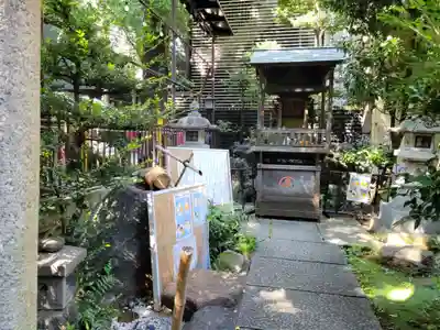 稲荷鬼王神社の末社・摂社