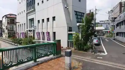 八津御嶽神社の周辺