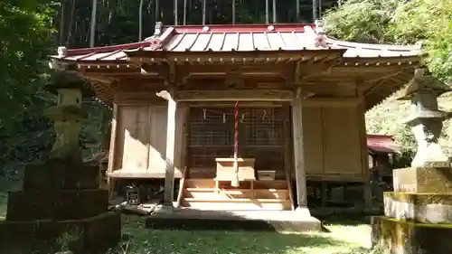 越方神社の本殿・本堂