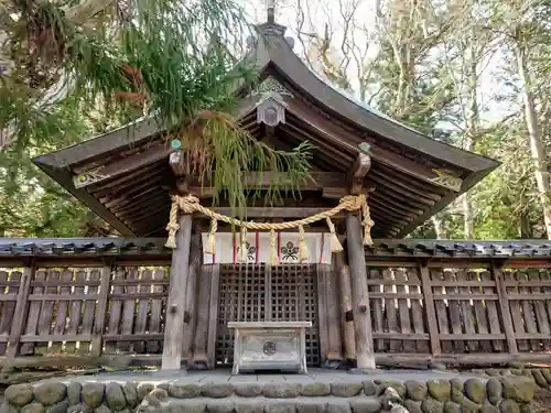 諏訪大社上社前宮の本殿・本堂