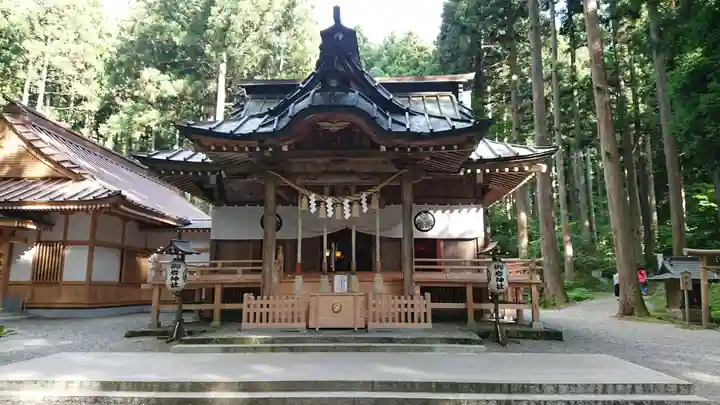 御岩神社の本殿・本堂