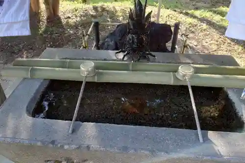 神明社（三ツ屋神明社）の手水舎