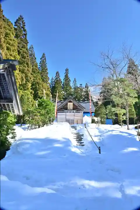 八海山尊神社の本殿・本堂