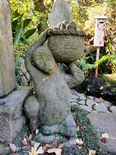 小岩神社の像