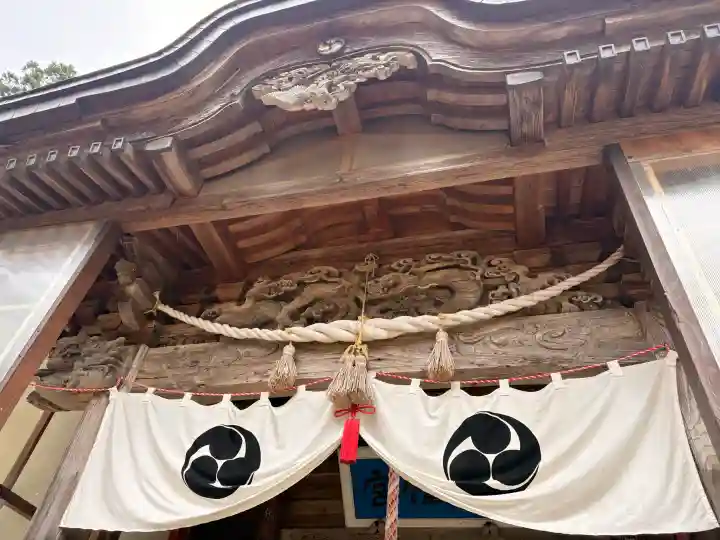 浅舞八幡神社の{uncategorized: "未分類", other: "その他", undefined: "問題あり", building: "その他建物", grave: "お墓", sacred_gate: "鳥居", guardian: "狛犬", statue: "像", buddha: "仏像", history: "歴史", nature: "自然", garden: "庭園", animal: "動物", pagoda: "塔", temizu: "手水舎", mountain_gate: "山門・神門", sanctuary: "本殿・本堂", subordinate: "末社・摂社", art: "芸術", scenery: "景色", jizo: "地蔵", ema: "絵馬", goshuin: "御朱印", omikuji: "おみくじ", items: "授与品その他", amulet: "お守り", goshuincho: "御朱印帳", eats: "食事", festival: "お祭り", votive_dance: "神楽", shichigosan: "七五三参", wedding: "結婚式", experience: "体験その他", initially: "初詣", around: "周辺", anti_infection: "感染症対策"}