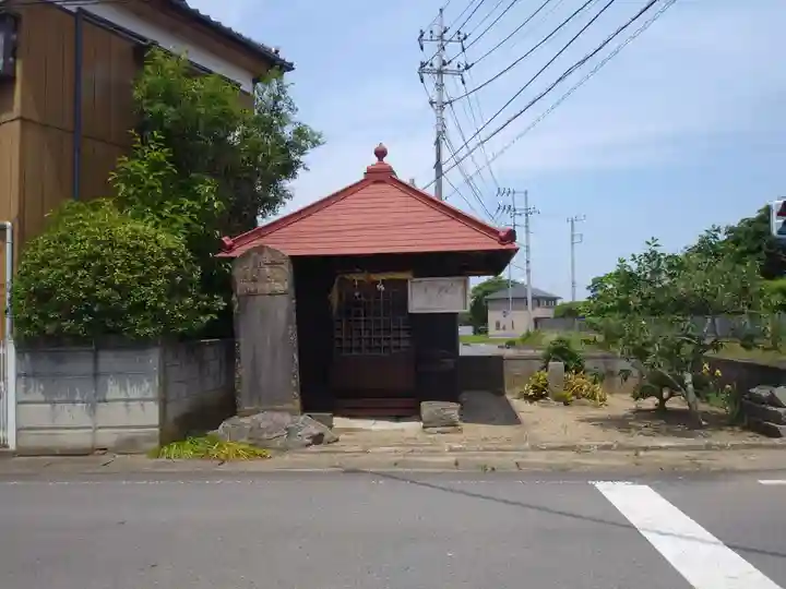 鶴ヶ居不動の本殿・本堂