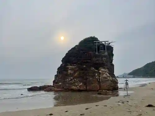 稲佐の浜　弁天島(島根県)