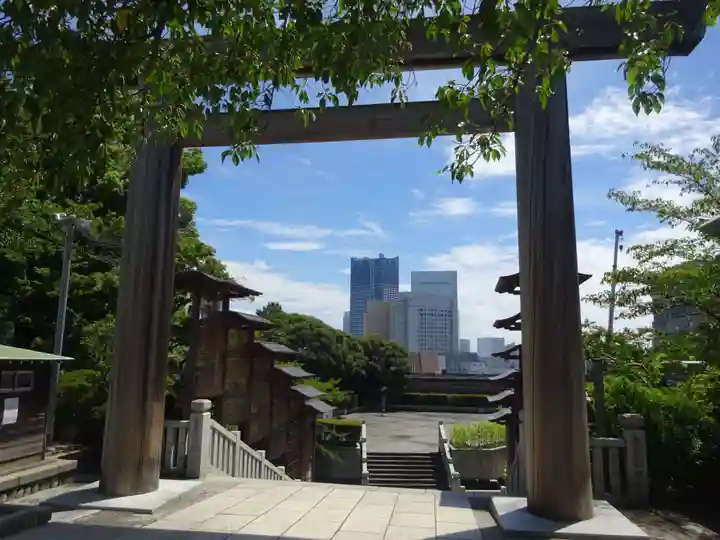 伊勢山皇大神宮の鳥居