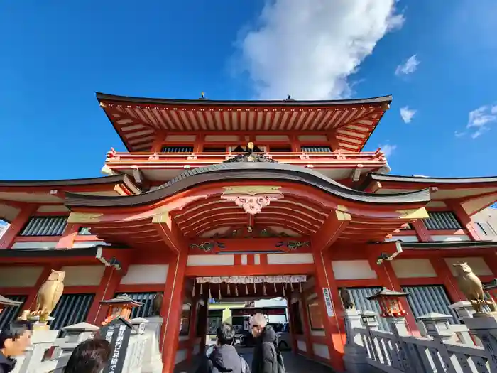 射楯兵主神社の山門