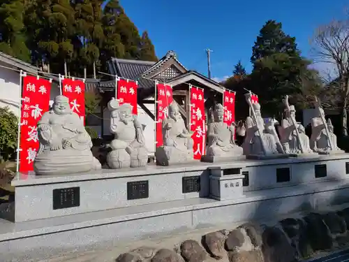 阿蘇白水龍神權現神社の像