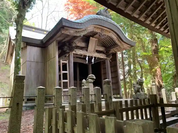 白石神社の本殿・本堂