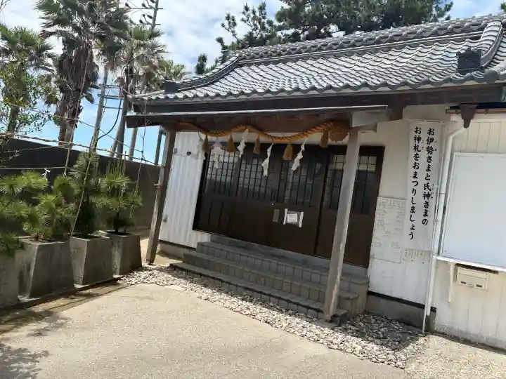 八幡社の{uncategorized: "未分類", other: "その他", undefined: "問題あり", building: "その他建物", grave: "お墓", sacred_gate: "鳥居", guardian: "狛犬", statue: "像", buddha: "仏像", history: "歴史", nature: "自然", garden: "庭園", animal: "動物", pagoda: "塔", temizu: "手水舎", mountain_gate: "山門・神門", sanctuary: "本殿・本堂", subordinate: "末社・摂社", art: "芸術", scenery: "景色", jizo: "地蔵", ema: "絵馬", goshuin: "御朱印", omikuji: "おみくじ", items: "授与品その他", amulet: "お守り", goshuincho: "御朱印帳", eats: "食事", festival: "お祭り", votive_dance: "神楽", shichigosan: "七五三参", wedding: "結婚式", experience: "体験その他", initially: "初詣", around: "周辺", anti_infection: "感染症対策"}