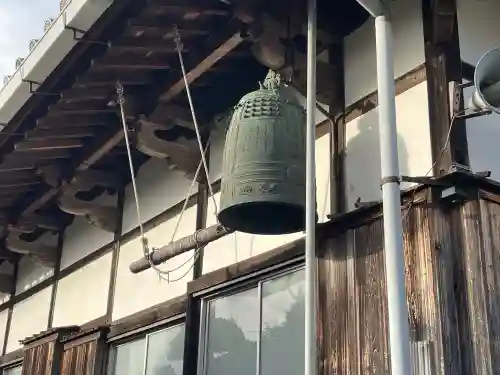 献忠寺の{uncategorized: "未分類", other: "その他", undefined: "問題あり", building: "その他建物", grave: "お墓", sacred_gate: "鳥居", guardian: "狛犬", statue: "像", buddha: "仏像", history: "歴史", nature: "自然", garden: "庭園", animal: "動物", pagoda: "塔", temizu: "手水舎", mountain_gate: "山門・神門", sanctuary: "本殿・本堂", subordinate: "末社・摂社", art: "芸術", scenery: "景色", jizo: "地蔵", ema: "絵馬", goshuin: "御朱印", omikuji: "おみくじ", items: "授与品その他", amulet: "お守り", goshuincho: "御朱印帳", eats: "食事", festival: "お祭り", votive_dance: "神楽", shichigosan: "七五三参", wedding: "結婚式", experience: "体験その他", initially: "初詣", around: "周辺", anti_infection: "感染症対策"}